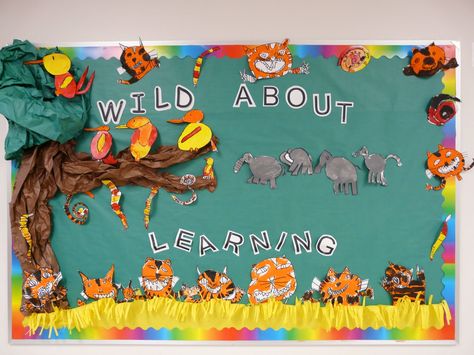 bulletin board ideas - Google Search Preschool Display Boards, Wild About Learning, Jungle Bulletin Boards, Wild About Reading, Preschool Displays, Welcome Bulletin Boards, Kids Bulletin Boards, Jungle Theme Classroom, Christian Bulletin Boards