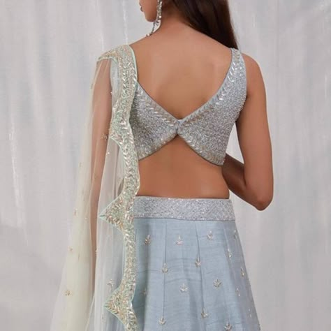 Lengha Blouse Designs, Choli Blouse Design, Sleeveless Blouse Designs, Choli Blouse, Backless Blouse Designs, New Saree Blouse Designs, Fashionable Saree Blouse Designs, Lehenga Blouse Designs, Blouse Back