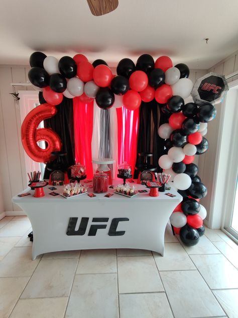 Mma Party Ideas, Mma Birthday Party Ideas, Ufc Themed Party, Ufc Party Ideas Decorations, Ufc Birthday Party Ideas, Ufc Party Ideas, Boxing Theme Balloon Garland, Boxing Birthday Theme, Boxing Bday Theme