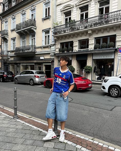 Wednesday jersey inspo 💫 Summer Streetwear Outfits, France Jersey, Jersey Fits, Football Jersey Outfit, Jersey Fashion, Outfit Short, Viral On Tiktok, Boys Outfits, Stylish Hoodies