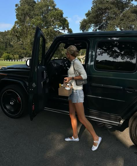 Range Rover Mom, Couples Vision Board, Claire Rose Cliteur, Claire Rose, California Cool, Instagram Outfits, Dream Lifestyle, Next Stop, Range Rover