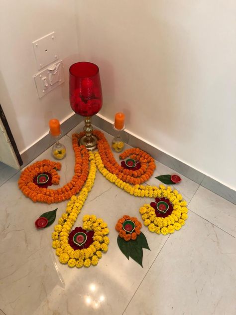 Diwali Corner Decoration, Small Corner Decor, Deepavali Decoration, Decoration For Diwali, Easy Rangoli Designs Videos, Corner Decoration, Gate Decoration, Janmashtami Decoration, Diwali Decorations At Home