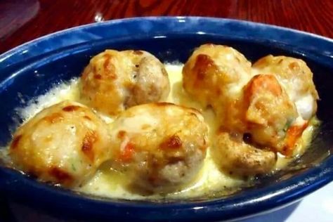 Red Lobster Stuffed Mushrooms, Lobster Stuffed Mushrooms, Crab Stuffed Mushrooms, Crab Stuffed, Mushroom Recipe, Oyster Crackers, Elegant Appetizers, Stuffed Mushroom, Red Bell Peppers