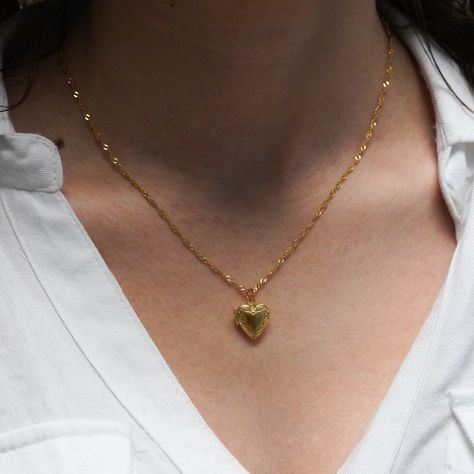 Gold Heart Locket Necklace Big Heart Locket Vintage Locket - Etsy Necklace With A Heart, Tiny Heart Locket, Dainty Heart Locket, Heart Shaped Locket Necklaces, Gold Heart Shaped Locket, Good Heart Locket, Heart Locket Necklace Vintage, Little Heart Necklace, Heart Shape Locket Gold