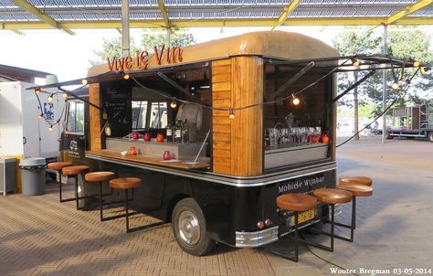 Coffee Food Truck, Mobile Cafe, Food Vans, Beer Truck, Mobile Coffee Shop, Food Truck Business, Food Cart Design, Coffee Truck, Smoothie Bar