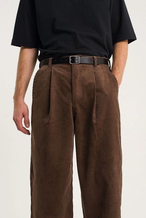 Courderoy Pants, Corduroy Pants Outfit, Cord Pants, Academia Outfits, Cords Pants, Street Style Outfits Men, Mens Casual Dress Outfits, Men Stylish Dress, Guys Clothing Styles