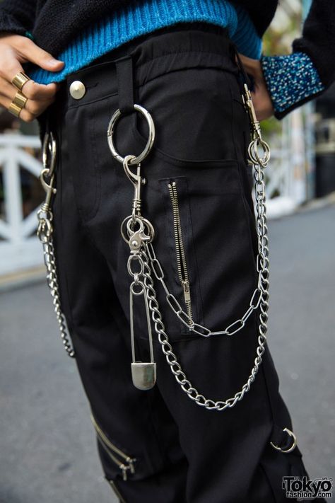 Handmade/DIY Chains and Pins Eboy Outfits, E Boy Outfits, Feather Earrings Diy, Dark Streetwear, Wallet Chains, Grunge Jewelry, Raf Simons, Men Fashion Casual Outfits, Wallet Chain