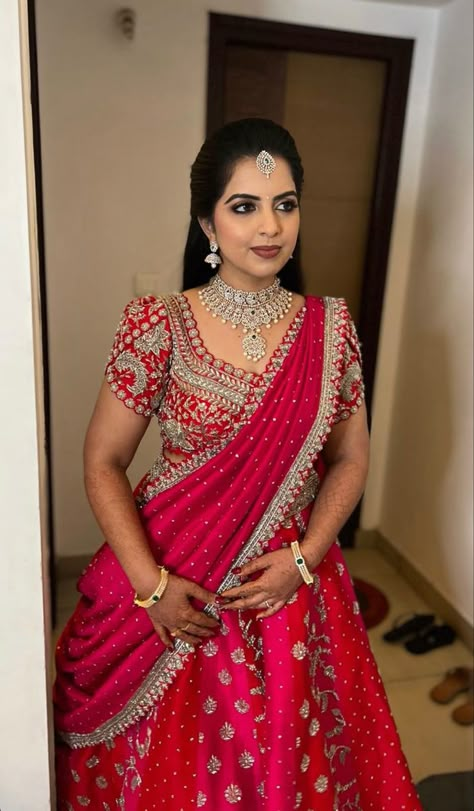 Reception Lehenga Bridal South Indian, Lehenga Blouse Designs For Bride, South Indian Reception Lehenga, Lehanga Bridal Look, South Indian Reception Bride Lehenga, Reception Half Sarees Indian Bridal, Lehenga For Reception Bridal South Indian, Half Saree Makeup Look, Bride Lehangas For Reception