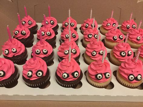 Five nights at Freddy’s cupcakes Five Nights At Freddy’s Cupcakes, Fnaf Cupcakes Birthday, Five Nights At Freddy's Cupcake, Fnaf Cupcake Cake, Five Nights At Freddy's Birthday Ideas Cake, Fnaf Party Decorations, Five Nights At Freddy's Birthday Cake, Five Nights At Freddy's Birthday Ideas, Texans Cake