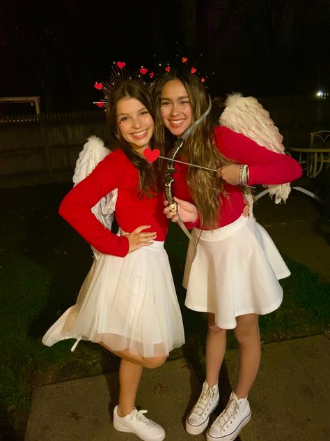 Preppy Cupid Costume, Duo Costume Ideas Last Minute, Valentine’s Day Costume Ideas, Valentines Costume Ideas, Valentine’s Day Costume, Cute Cupid Halloween Costume, Cupid Outfit Aesthetic, Duo Day Ideas, Halloween Costumes Cupid