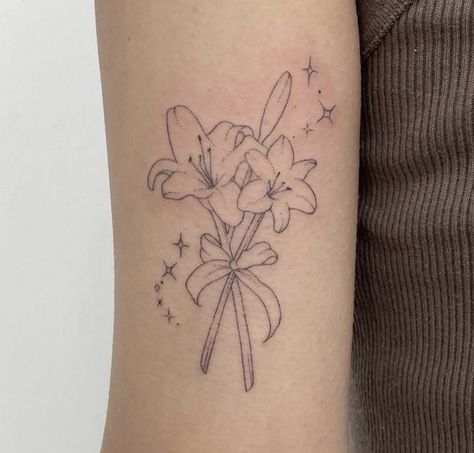 Tiny Seal Tattoo, Tattoo Inspo Aesthetic Grunge, Seoul Tattoo, Soft Tattoo, Sparkle Tattoo, Bouquet Tattoo, Tramp Stamp, Discreet Tattoos, Dainty Tattoos