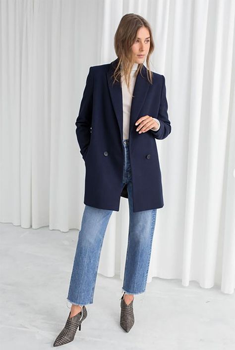 LE CATCH is Marlien Rentmeester's fashion blog. Navy Blazer Outfit Women, Long Blazer Outfit, Navy Blazer Outfits, Work Blazer Outfit, Blue Blazer Outfit, Work Outfits Frauen, Blazer Outfits Casual, Business Casual Blazer, Blazer Outfits For Women