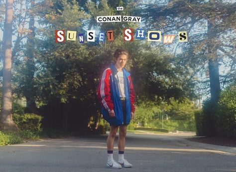 Sunset season conan gray era sunset show Sunset Season Conan Gray, Sunset Season, Butterfly Live, Season Aesthetic, Conan Gray, Man Alive, My Crush, Justin Bieber, Music Artists