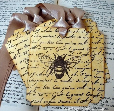 Vintage Honey Bee, Bee Tags, Jar Tags, I Love Bees, Vintage Bee, Bee Inspired, Bee Cards, Bee Crafts, Bee Decor