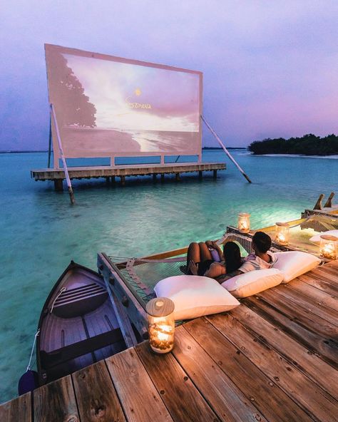 26 Outdoor Cinemas to Turn Your Movie Night Into an Adventure | Soneva Jani Aloita Resort, Dream Dates, Paris Jackson, Summer Bucket Lists, Honeymoon Destinations, Vacation Places, Bora Bora, Paris Saint-germain, Paris Hilton