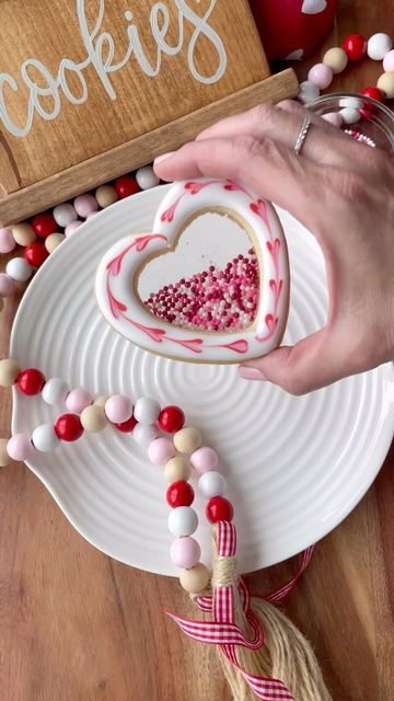 Isomalt Snow Globe Cookies, Valentines Day Cut Outs, Valentines Decorated Sugar Cookies, Valentine Treats To Make, Isomalt Cookies, Shaker Cookies, Camper Cookies, Mini Loaf Recipes, Valentines Cookies Decorated Ideas