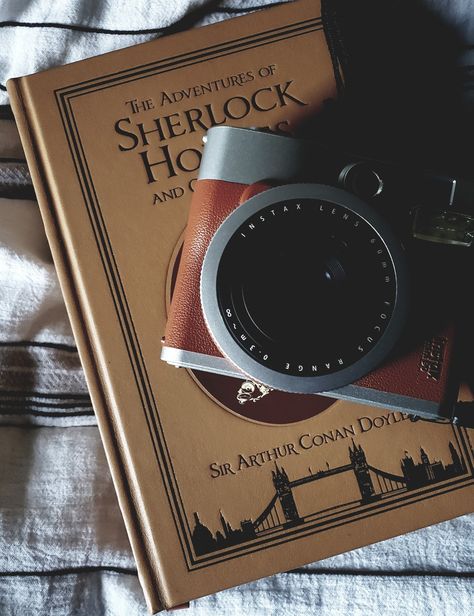 Holmes Aesthetic, Watson Aesthetic, Bbc Sherlock Aesthetic, Sherlock Holmes Vintage, Sherlock Holmes Astethic, Sherlock Holmes Bbc Aesthetic, Vintage Mystery Aesthetic, Sherlock Aesthetic, Sherlock Holmes Vibes