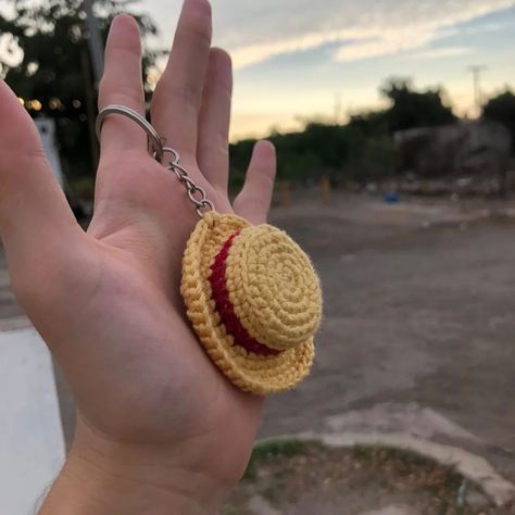 Llaverito de One Piece ✨ #llaveropersonalizado #onepiece #luffy #chopper #llavero #crochet #fry #parati Crochet Chopper, One Piece Crochet, Crochet One Piece, Crocheting Ideas, One Peace, Crochet Inspo, One Piece Anime, Cute Crochet, Crochet Ideas