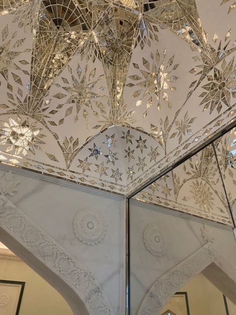 Painted Dome Ceiling, Ceiling Mirror Design, Celestial Interior Design, Celestial Apartment, Celestial Room Decor, Mirrored Ceiling, Luxury Future, Mirrored Room, Sacred Room