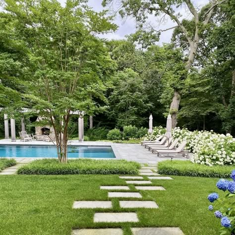 Dröm Hus Planer, Hamptons Farmhouse, Small Backyard Pool, Pool House Designs, Pool Inspiration, Pools Backyard Inground, Pool Landscape Design, House Pool, Pool Landscape