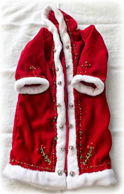 ...Make It With Me: Father Christmas' Cloak Santa Drawings, Red Wizard, Santa Clothes, Santa Costumes, Santa Claus Suit, Santa Claus Outfit, Santa Cap, Primitive Doll Patterns, Santa Claus Doll