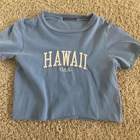 Never Worn Blue Cropped Hawaii Top. So Cute For Summer. Cute Shirts Aesthetic, Preppy Summer Clothes, Cute Tops For School, Cute Green Tops, Preppy Crop Top, Obx Clothes, Aesthetic Tops