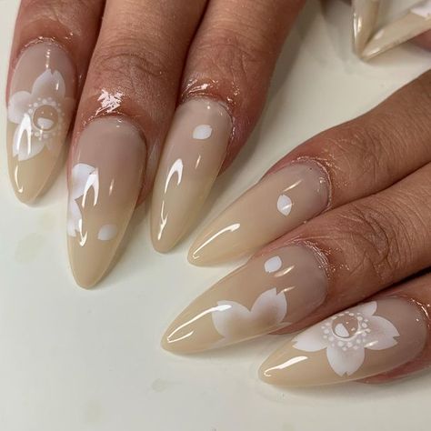 Blossom Nails, Cherry Blossom Nails, Argon Oil, Beach Floral, Pink Lip Gloss, Neutral Nails, Hot Nails, Classy Nails, Flower Nails