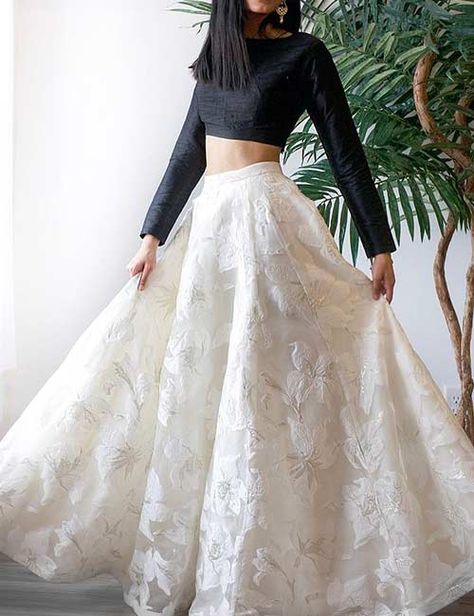 6 Hacks To Look Good In A Lehenga 6 Hacks To Look Good In A Lehenga Crop Top And Skirt Indian, Skirt And Crop Top Indian, Crop Top Indian, Floral Skirt Outfits, Long Skirt And Top, Lehenga Crop Top, Skirt And Crop Top, Simple Lehenga, White Lehenga