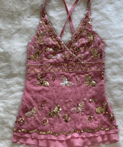 2000s Cami Tops, Tumblr Hipster Aesthetic, Y2k Sequin Top, Depop Vintage, Beaded Outfits, Depop Aesthetic, 2000s Fashion Pink, Vintage Cami, Mcbling Fashion