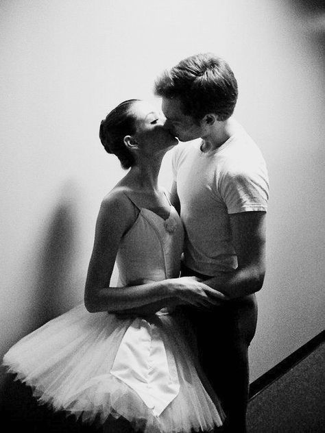 Ballet Couple, Kissing Poses, Relationship Goals Tumblr, Life Goals Pictures, Swing Dancing, Aesthetic Couple, Havana Cuba, Black Love Art, Relationship Goals Pictures