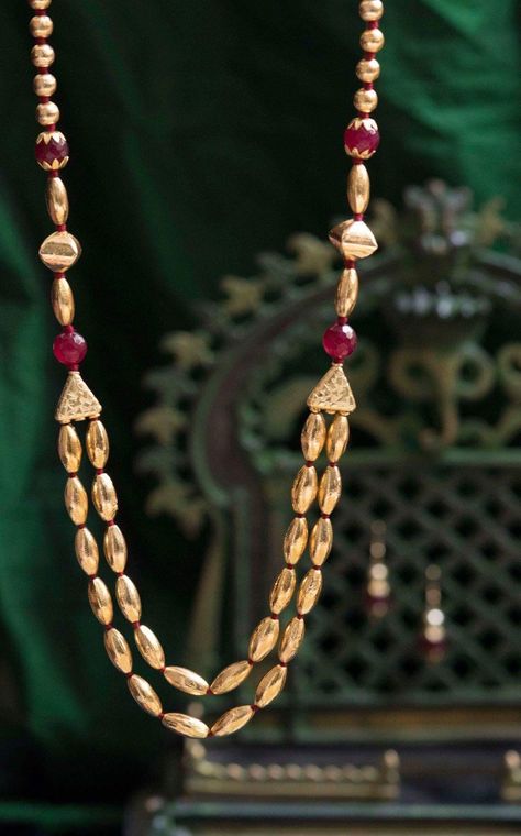 Dolki Beads Necklace, Navaratna Necklace, Dholki Beads, Fashion Jewelry Necklaces Gold, Long Haram, Gold Pearl Jewelry, Antique Necklaces Design, Black Beads Mangalsutra Design, Antique Gold Jewelry Indian