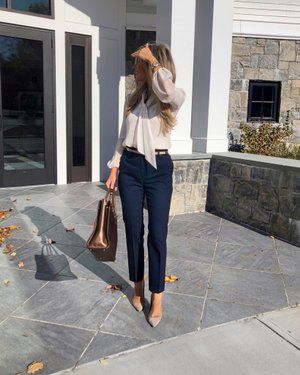 Check out this look I found on LIKEtoKNOW.it http://liketk.it/2GiEu  Download the LIKEtoKNOW.it app to see! Work Attire Women, Elegantes Outfit Damen, Chique Outfit, Fashionable Work Outfit, Professional Work Outfit, Professional Outfits Women, Business Outfits Women, Office Outfits Women, Business Casual Outfits For Work