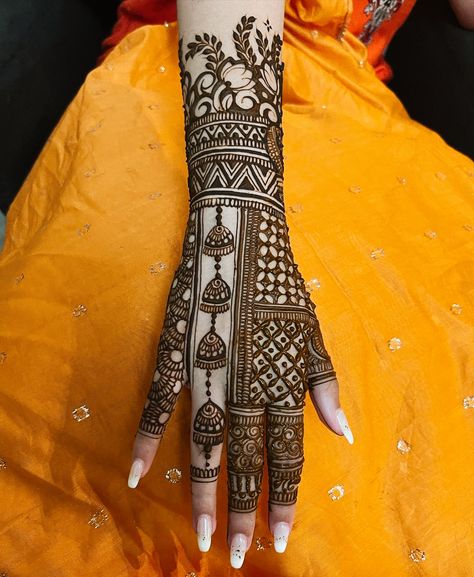 Best 35+ Karva Chauth Mehndi Design 19 Karwachauth Mehndi Full Hand, Arabic Mehndi Designs Karwa Chauth, Mehendi Designs For Chhath Puja, Karvachauth Mehendi Designs Back Hand Latest, Karwachauth Mehndi Designs Latest For Back Hand, Karva Choth Mehndi Full Hand, Karva Chauth Henna Designs, Karwa Chauth Arabic Mehendi, Mahandi Design For Karwa Chauth