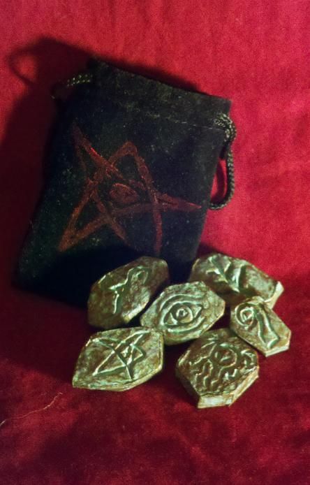 Eldritch Runes by JasonMcKittrick Eldritch Runes, Giant Runes Dnd, Runes Fehu, Diy Rune Set, Elder Futhark Runes Alphabet, Graven Images, Lovecraft Monsters, Yog Sothoth, Cthulhu Fhtagn