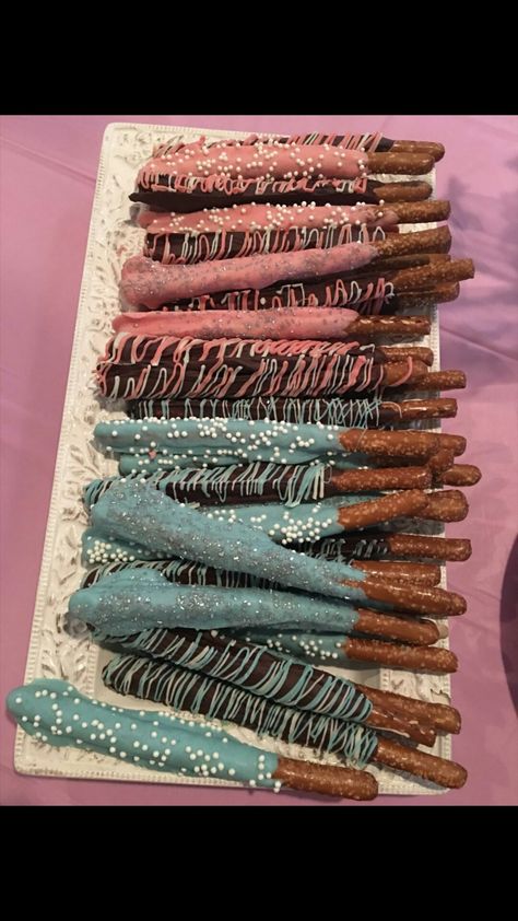 Sleeping Beauty Gender Reveal, Gender Reveal Pretzels, Gender Reveal Dessert Table, Pink Party Foods, Gender Reveal Dessert, Gender Reveal Food, Sleeping Beauty Party, Bow Gender Reveal, Disney Baby Shower