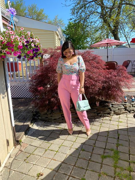 Rose Pink Pants Outfit, Pink Dress Pants Outfit Business Casual, Zara Belted Pants Outfit, Pink Formal Pants Outfit, Pink Slacks Outfit Work, Zara High Waisted Pants Outfit, Pink Slacks Outfit, Pink Pants Outfit Work, Belted Pants Outfit