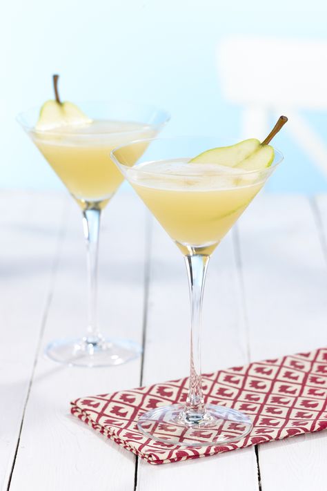 Drink your pear with a recipe from the Pear Cocktail Collection. #Cocktails #Recipes #PearDrinks Best Martini Recipes, Pear Martini, Popular Cocktail Recipes, Dried Pears, Pear Cocktails, Pear Vodka, Lychee Martini, Lychee Fruit, Vodka Cocktails Recipes