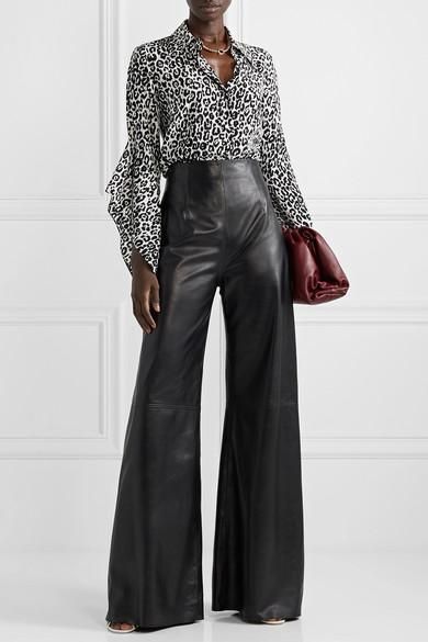 from @NET-A-PORTER's closet #michaelkors #16arlington #bottegaveneta #jimmychoo #lauralombardi Black Leather Pants, Pantalon Large, Leather Outfit, Mode Vintage, Silk Crepe, Office Fashion, Outfits Casuales, Wearing Black, Aesthetic Fashion