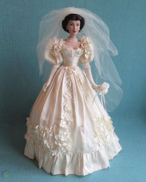 Franklin Mint Scarlett O'Hara Wedding Day 16" Vinyl Portrait Doll, Custom Pieces | #1888135559 Bride Barbie, Barbie Bridal, Barbie Wedding Dress, Wedding Doll, Barbie Bride, Barbie Wedding, Bride Dolls, Madame Alexander Dolls, Franklin Mint