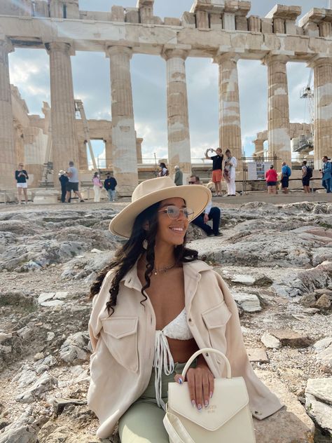 Athens Greece Winter Outfits, Greece October Outfit, Acropolis Outfit, Greece In October Outfits, Pompeii Outfit, Acropolis Greece Outfit, Mykonos Greece Outfit, Greece Photoshoot, Greece Vacation Outfit