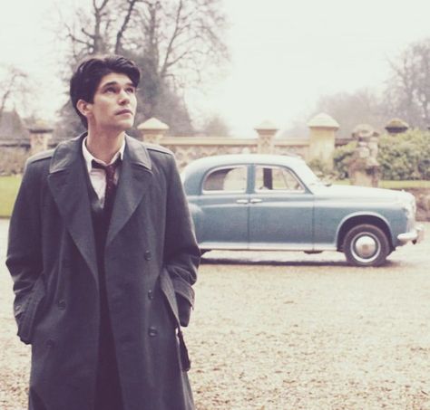 I dont know who I admire more, Ben Whishaw or Freddie Lyon. They are both perfect in my eyes! Freddie Lyon, Storyboard Inspiration, Ben Whishaw, Things To Do With Boys, Character And Setting, Normal Girl, Costume Drama, British Tv, Music Mood