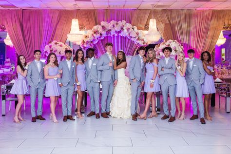 Court Gifts Sweet 16, Sweet Sixteen Court Ideas, Sweet 16 Family Photos, Sweet 16 Group Photoshoot, Sweet 16 Court Pictures, Court Table Ideas Sweet 16, Sweet 16 Court Proposals, Court Sweet 16, Sweet 16 Court Ideas