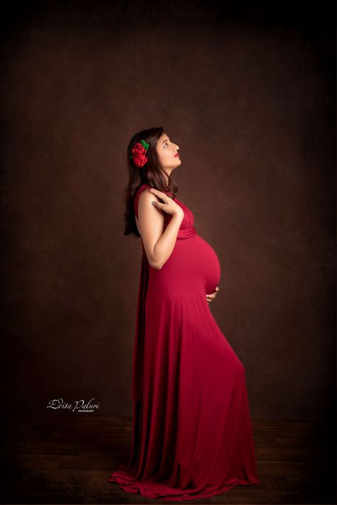 Maternity Indian Photography, Metarnity Photoshoot Indoor, Maternity Photo Shoot Ideas In Home, Maternity Photography Poses Single, Martinity Photos Ideas, Mertinity Photoshoot, Maternity Poses Single Indoor, Maternity Photography Poses Indoor, Seemantham Poses