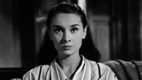 How Hollywood found its Anne Frank — and why it wasn't Audrey Hepburn – The Forward Audrey Hepburn Roman Holiday, William Wyler, Audrey Hepburn Photos, Ali Macgraw, Leslie Mann, Audrey Hepburn Style, Hepburn Style, Roman Holiday, David Cassidy