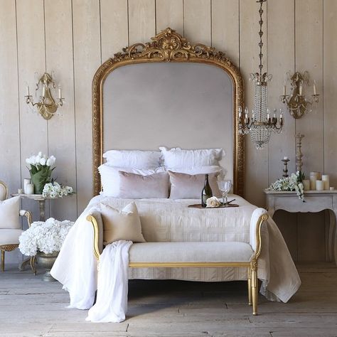 So many uses for a French antique mirror - Oversized gilt mirror as a headboard. French Baroque Bedroom, Mirror As Headboard, Fantasy Bedrooms, French Headboard, Muebles Shabby Chic, Vintage Headboards, Chateau Style, Teacup Candles, French Bedroom