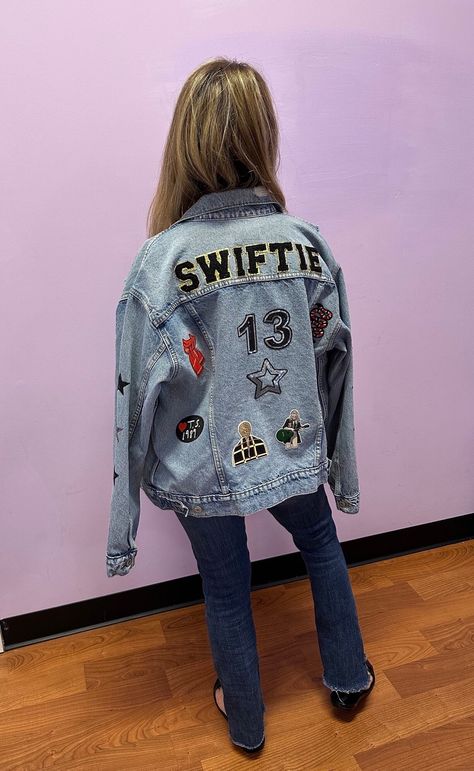 Swiftie Custom Jean Jacket Custom Denim Jacket Personalized - Etsy Australia Taylor Swift Denim Jacket, Eras Jacket, Jean Jacket Diy, Custom Jean, 90s Jean, Custom Jean Jacket, Custom Denim Jacket, Patch Jacket, Diy Jacket