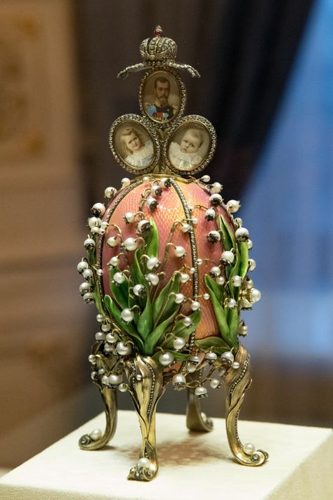 Fabergé and the Link of Times - The Moscow Times Romanov Jewels, Symbols Of Wealth, Diamond Aesthetic, Egg Artistry, Painting Ideas Inspiration, Egg Craft, Lilies Of The Valley, Ornamental Design, Alexandra Feodorovna