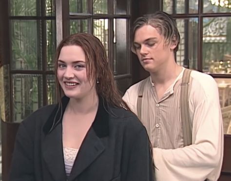 Romeo And Juliet Leo, Kate Titanic, Titanic Behind The Scenes, Titanic Quotes, Titanic Rose, Comic Book Frames, Classic Film Noir, Titanic 1997, Leo And Kate