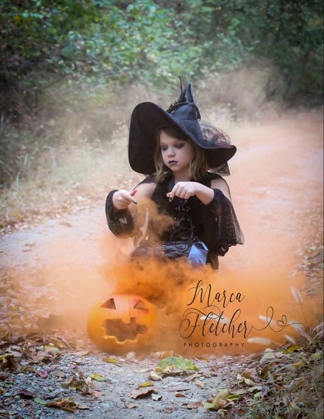 MarcaFletcherPhotography Halloween Pics, Halloween Photoshoot, Family Halloween, Halloween Pictures, Halloween Kids, Diy For Kids, Halloween, Movie Posters, Photography