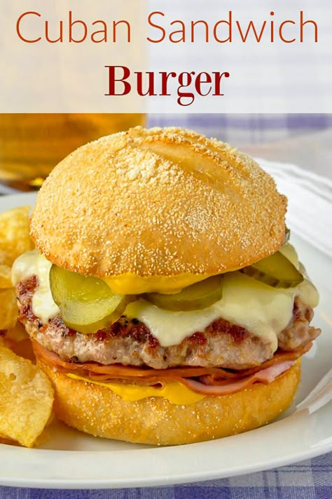 Ground Pork Sliders Recipes, Pork Patty Recipes, Sandwich Cubano, Pork Burgers Recipes, Sandwich Burger, Burger Bun, Ground Pork Recipes, Cheese Mozzarella, Sandwich Bar